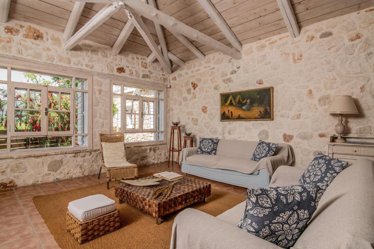 Villa In Pietra Kalamaras Makhairádhon エクステリア 写真