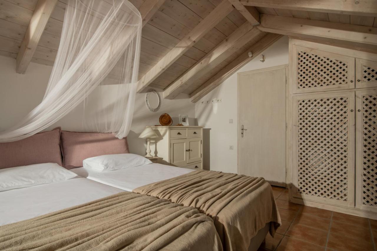 Villa In Pietra Kalamaras Makhairádhon エクステリア 写真