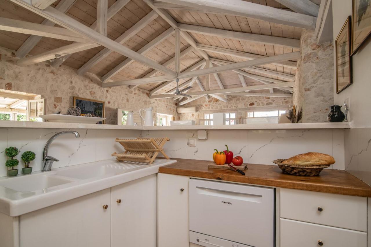 Villa In Pietra Kalamaras Makhairádhon エクステリア 写真