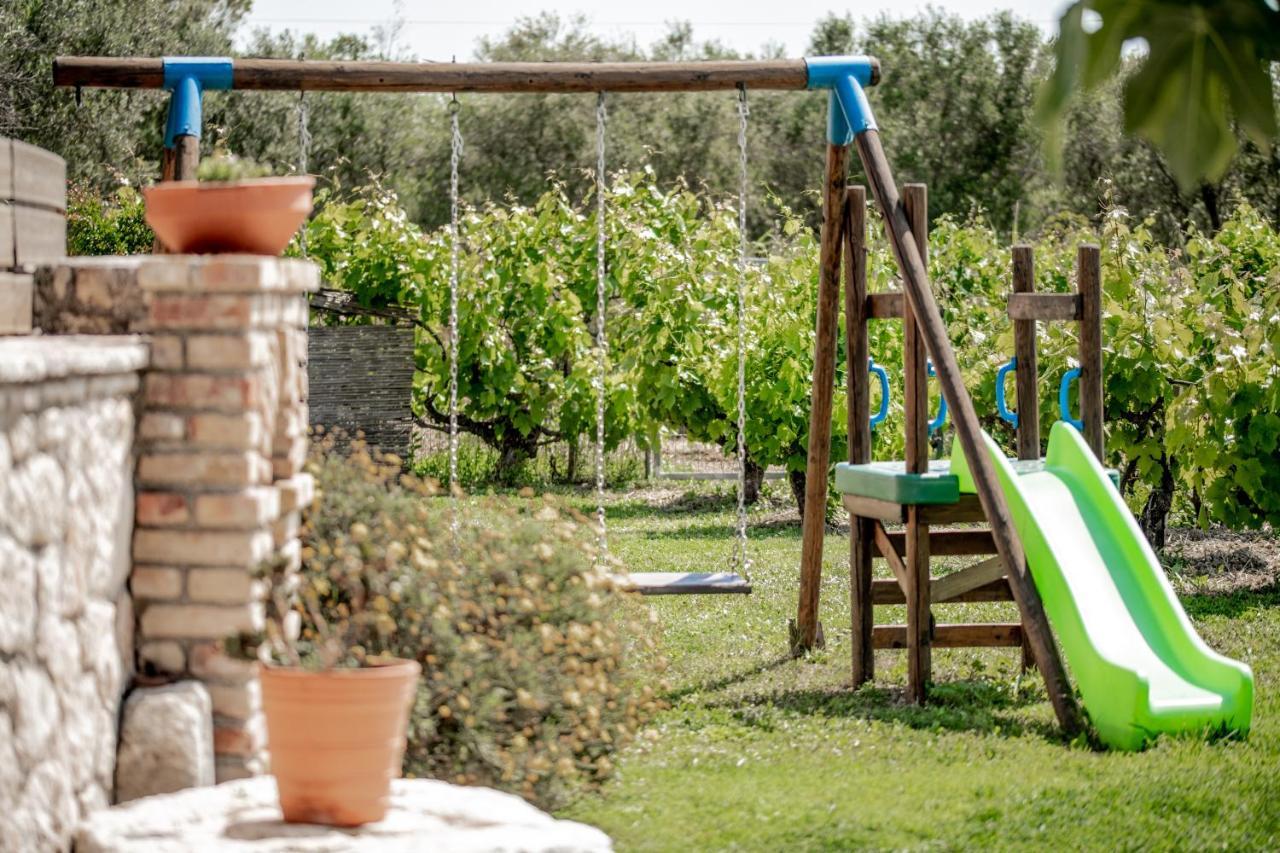 Villa In Pietra Kalamaras Makhairádhon エクステリア 写真