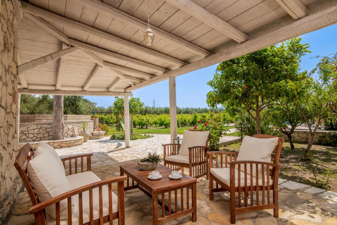 Villa In Pietra Kalamaras Makhairádhon エクステリア 写真
