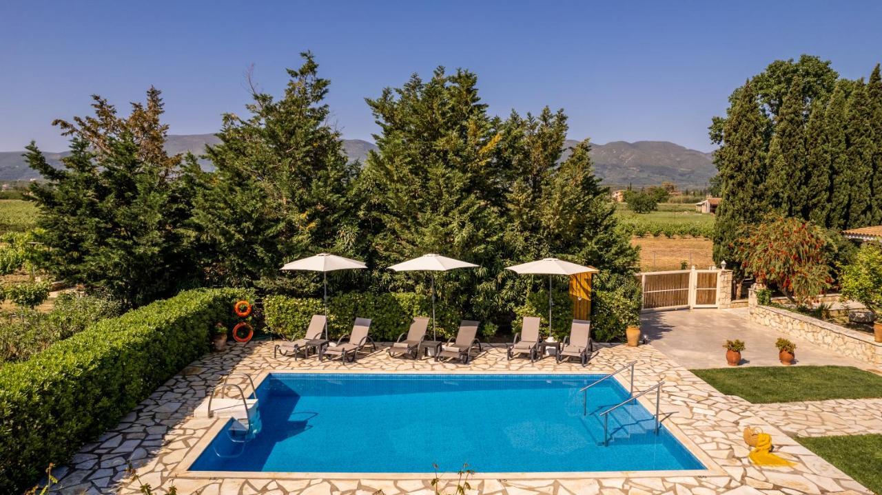 Villa In Pietra Kalamaras Makhairádhon エクステリア 写真