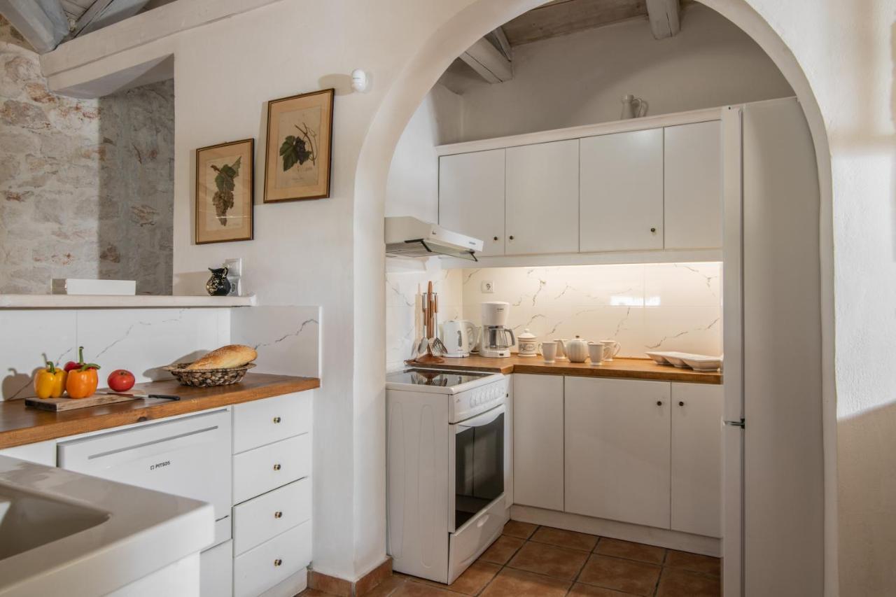 Villa In Pietra Kalamaras Makhairádhon エクステリア 写真