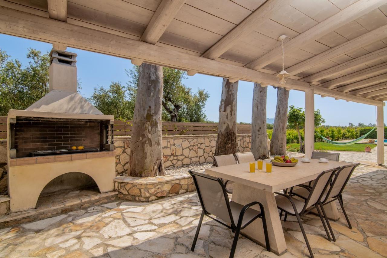 Villa In Pietra Kalamaras Makhairádhon エクステリア 写真