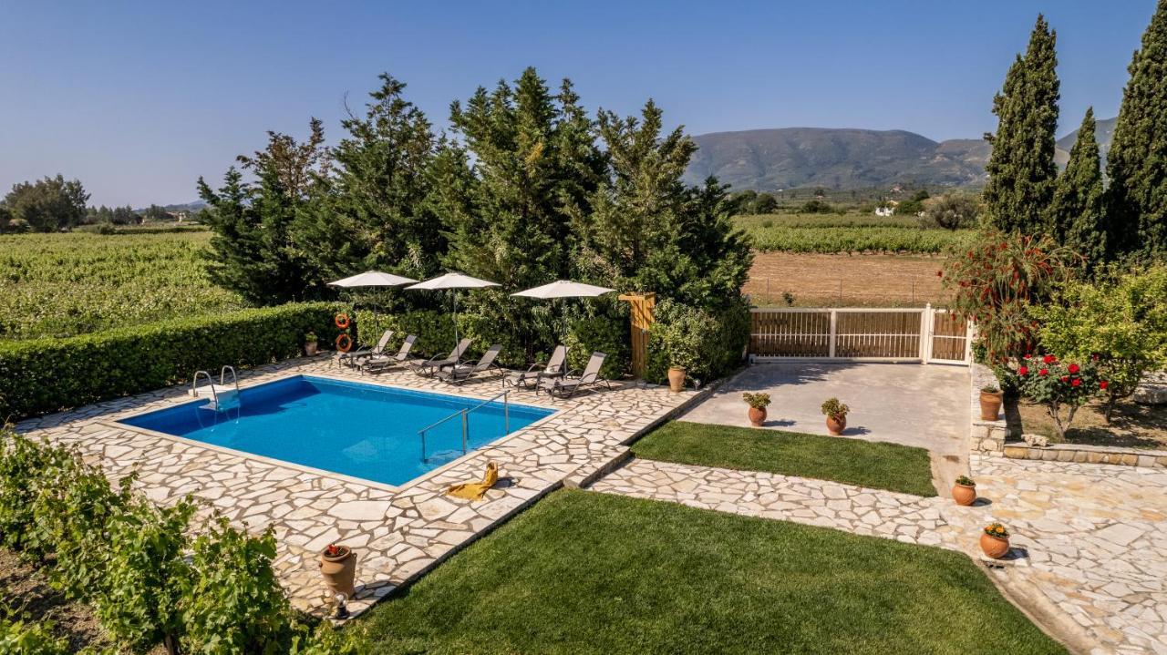 Villa In Pietra Kalamaras Makhairádhon エクステリア 写真