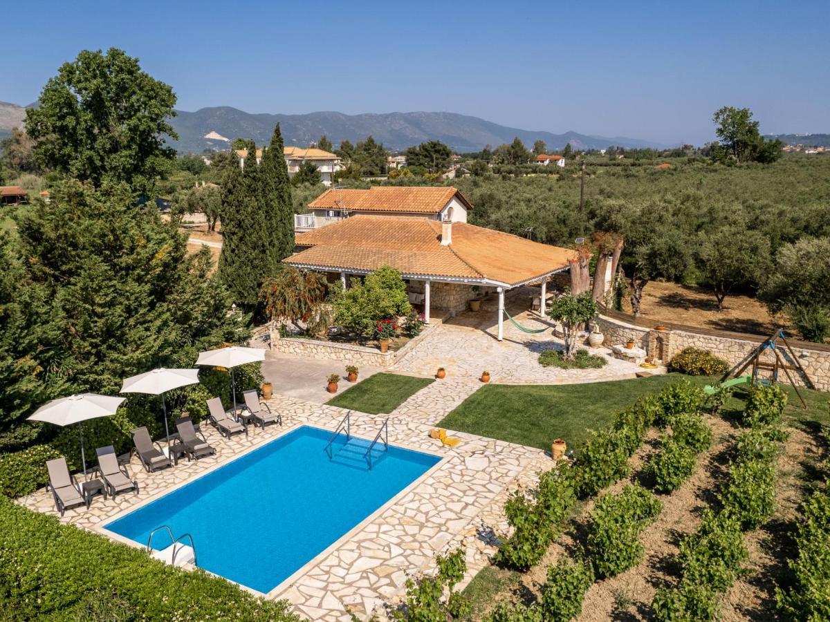 Villa In Pietra Kalamaras Makhairádhon エクステリア 写真